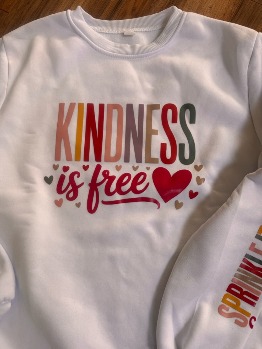 White "Kindness Is Free" Graphic Sweatshirt - Women's NEW WITHOUT TAGS - Picture 2 of 4